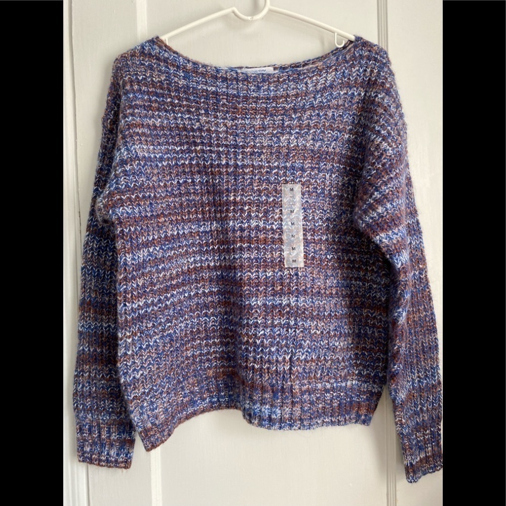 NWT Crewneck Sweater with long sleeves- medium